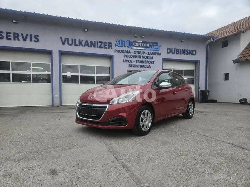 Peugeot 208 — polovni automobil