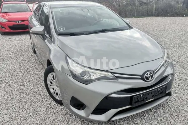 Toyota Avensis — polovni automobil