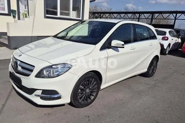 Mercedes Benz B 250 — polovni automobil