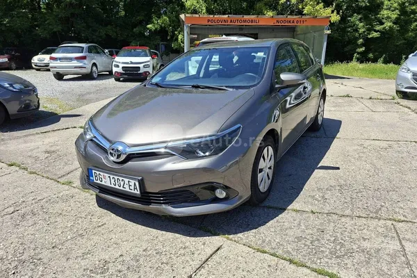 Toyota Auris — polovni automobil
