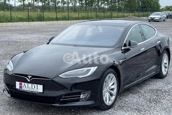 Tesla Model S — polovni automobil