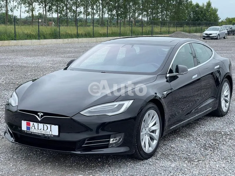 Tesla Model S — polovni automobil