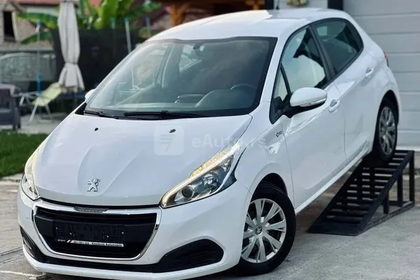 Peugeot 208 — polovni automobil