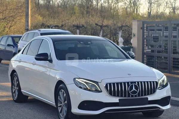Mercedes Benz E 220 — polovni automobil
