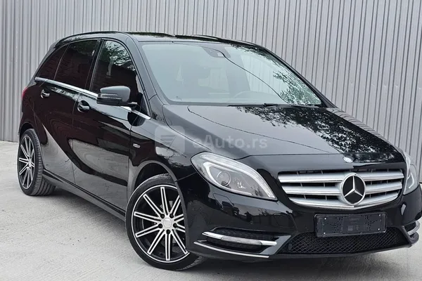 Mercedes Benz B 180 — polovni automobil