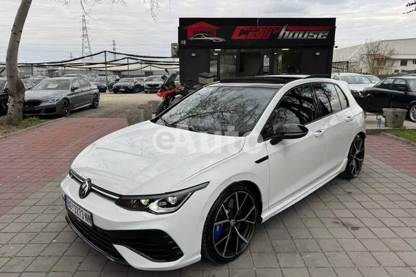 Volkswagen Golf 8 — polovni automobil