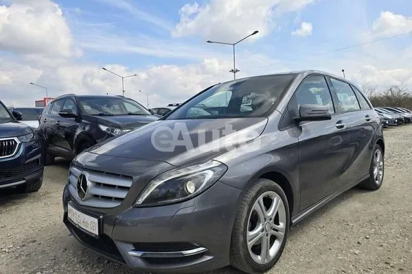 Mercedes Benz B 180 — polovni automobil
