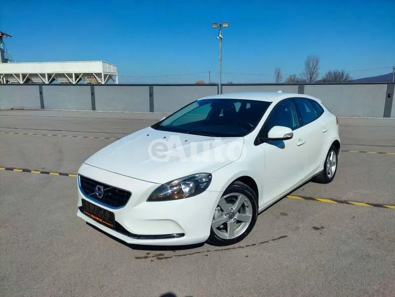 Volvo V40 — polovni automobil