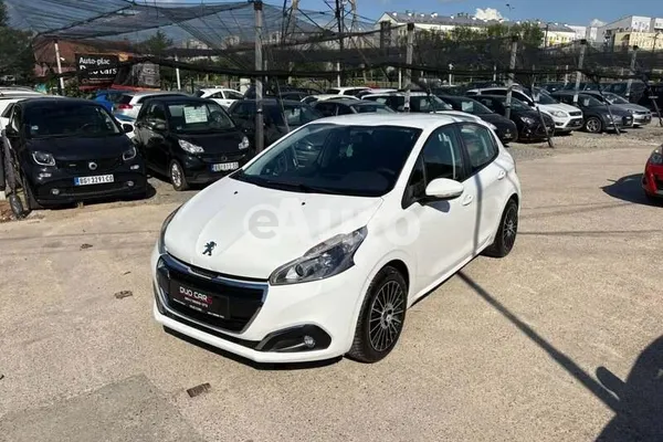 Peugeot 208 — polovni automobil