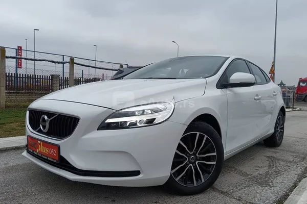 Volvo V40 — polovni automobil