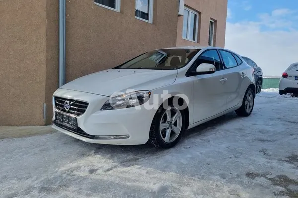 Volvo V40 — polovni automobil