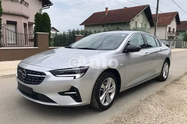 Opel Insignia — polovni automobil