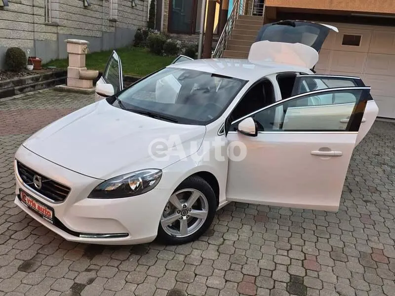 Volvo V40 — polovni automobil