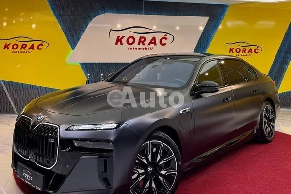 BMW M760e — polovni automobil