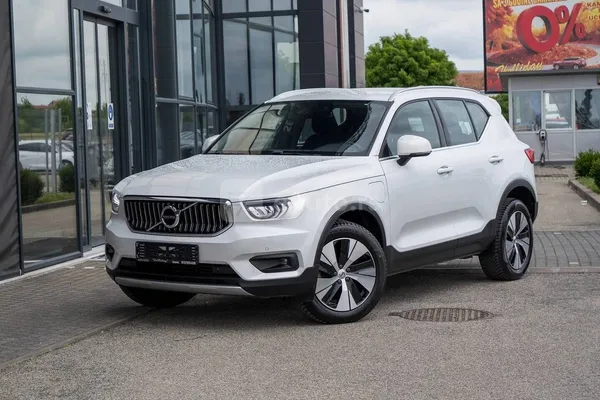 Volvo XC40 — polovni automobil