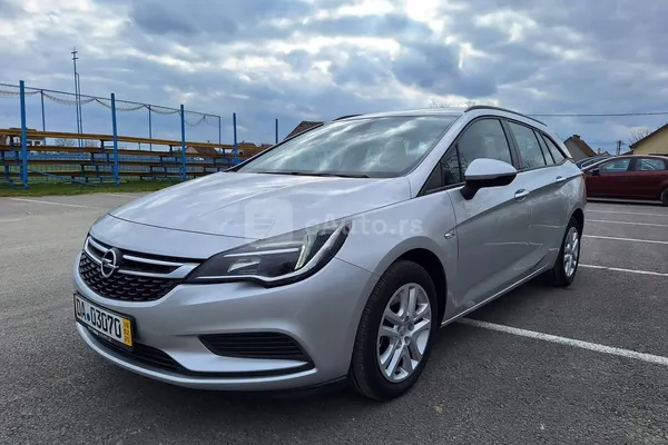 Opel Astra K — polovni automobil