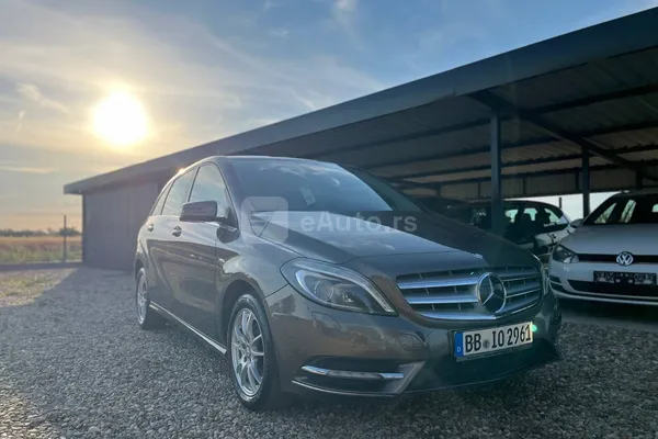 Mercedes Benz B 180 — polovni automobil