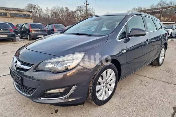 Opel Astra J — polovni automobil