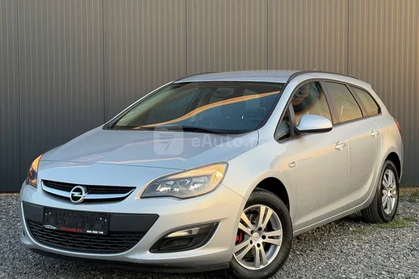 Opel Astra J — polovni automobil