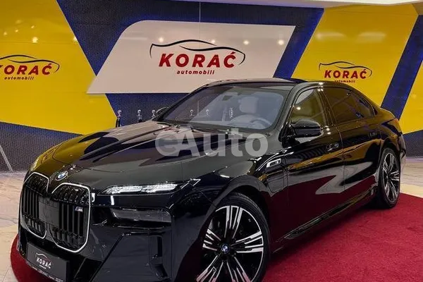BMW M760e — polovni automobil