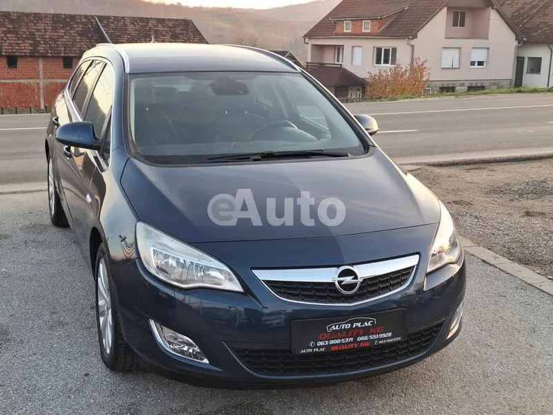 Opel Astra J — polovni automobil