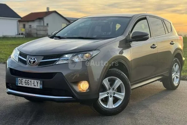 Toyota RAV 4 — polovni automobil