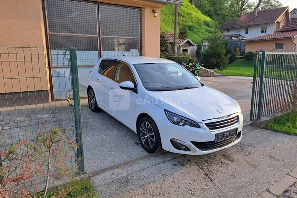Peugeot 308 — polovni automobil