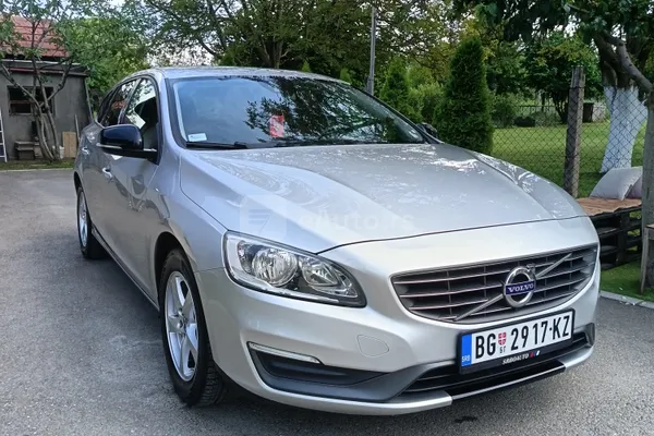 Volvo V60 — polovni automobil