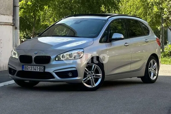 BMW 218 — polovni automobil