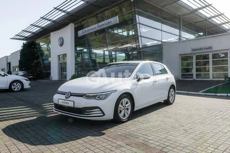 Volkswagen Golf 8 — polovni automobil