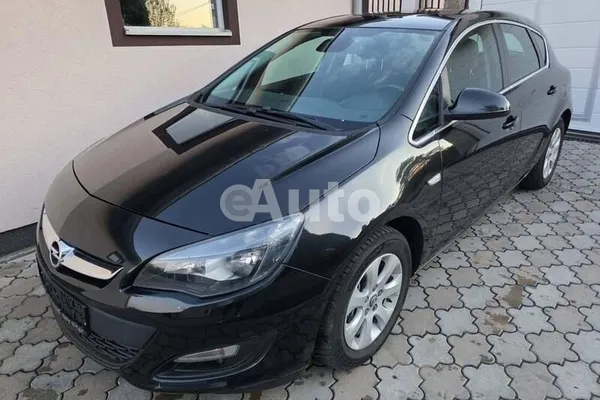 Opel Astra J — polovni automobil