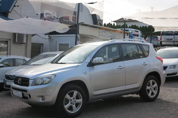Toyota RAV 4 — polovni automobil