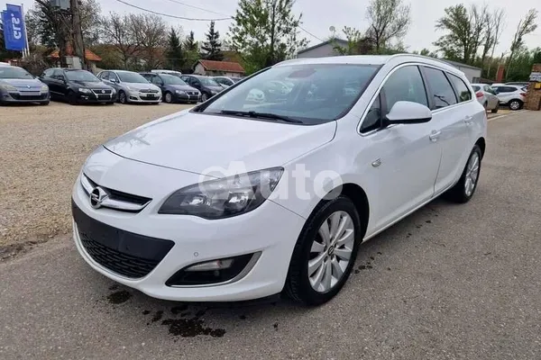 Opel Astra J — polovni automobil