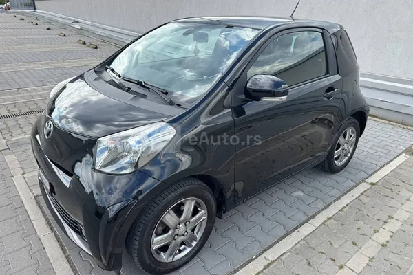 Toyota iQ — polovni automobil