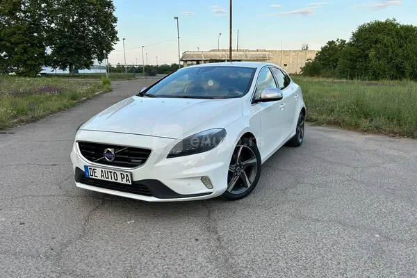 Volvo V40 — polovni automobil