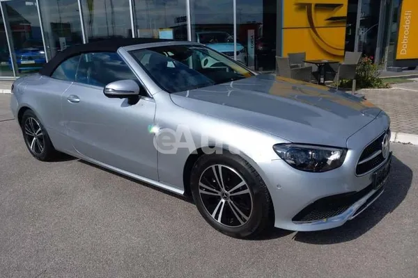 Mercedes Benz E 220 — polovni automobil