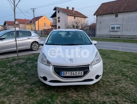 Peugeot 208 — polovni automobil