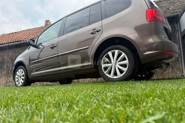 Volkswagen Touran — polovni automobil