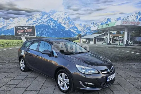 Opel Astra J — polovni automobil