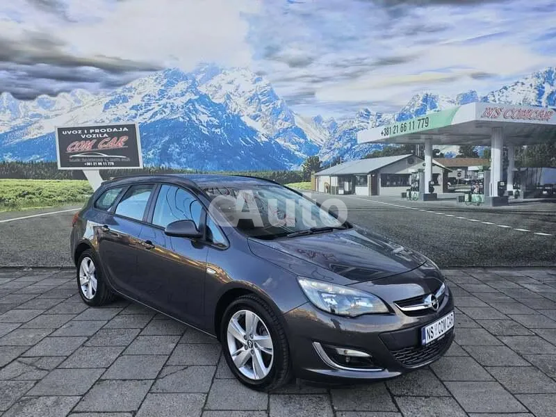 Opel Astra J — polovni automobil