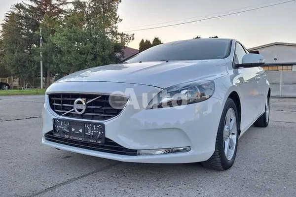 Volvo V40 — polovni automobil