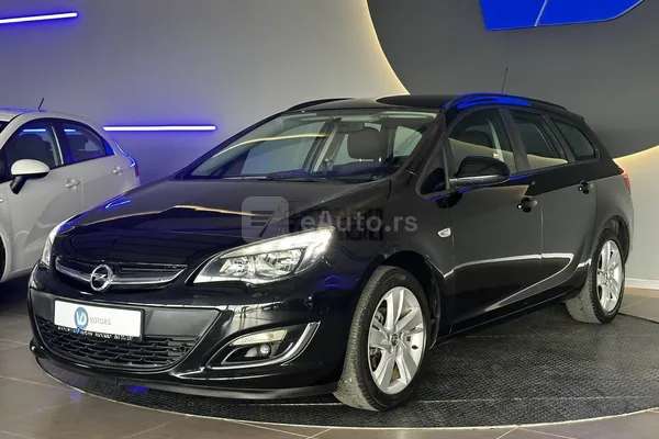 Opel Astra J — polovni automobil