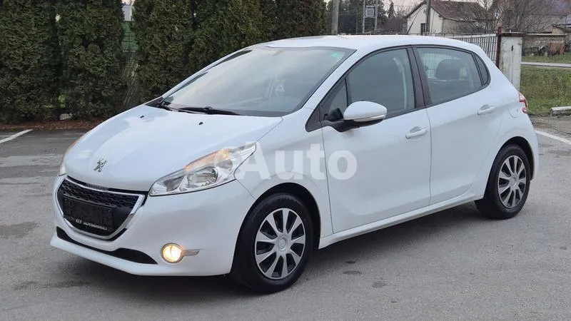Peugeot 208 — polovni automobil