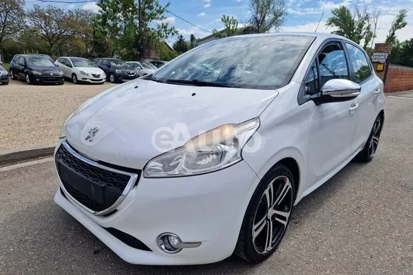 Peugeot 208 — polovni automobil