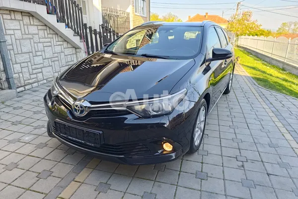 Toyota Auris — polovni automobil