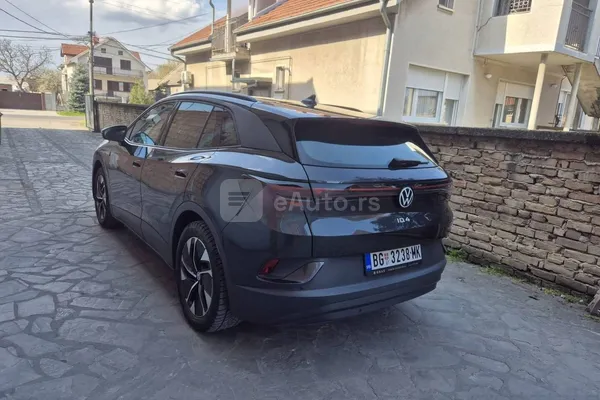 Volkswagen ID.4 — polovni automobil
