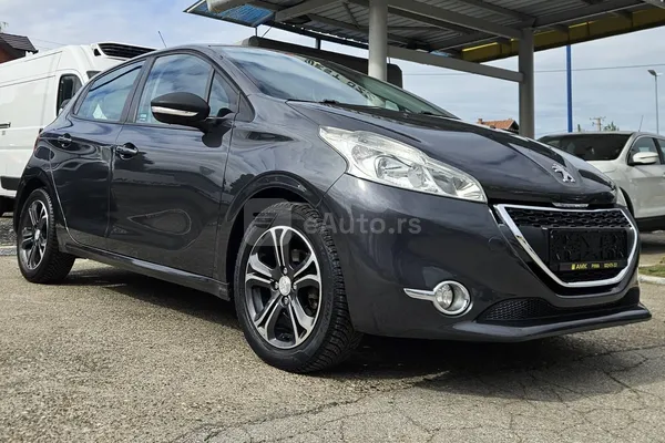 Peugeot 208 — polovni automobil