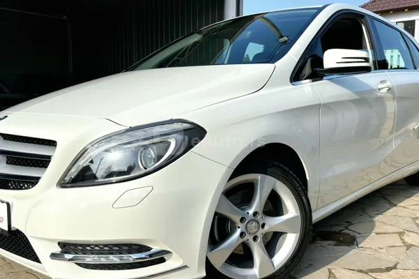Mercedes Benz B 180 — polovni automobil