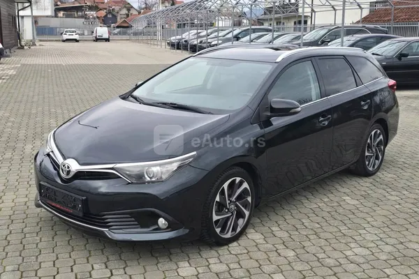 Toyota Auris — polovni automobil