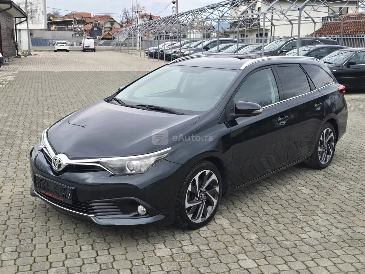 Toyota Auris — polovni automobil
